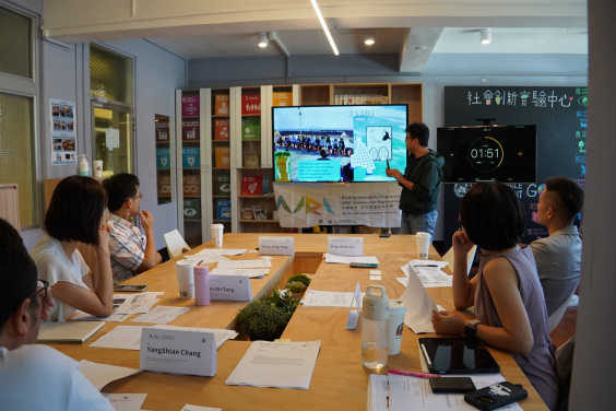 The project team of “Seaside Village Revitalization Information Service Center” pitching to the Taiwan Panel. The team won the Best Proposal from Taiwan at the Final Pitching.